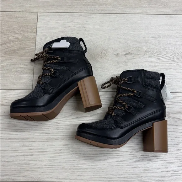 NWOT Sorel Blake Lace Heeled Bootie - Picture 4 of 9